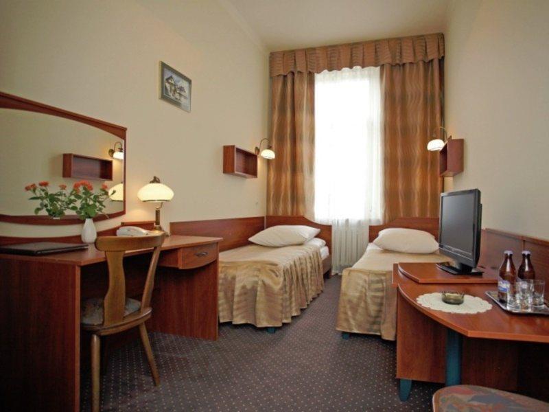 Hotel Fortuna Cracovie Extérieur photo