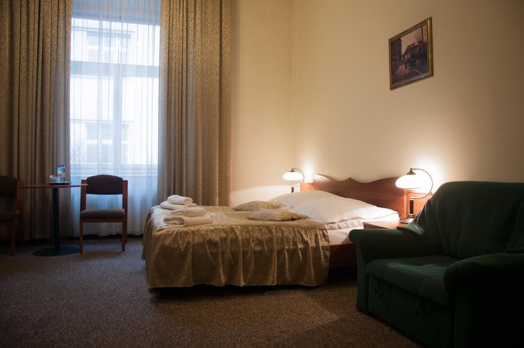 Hotel Fortuna Cracovie Extérieur photo